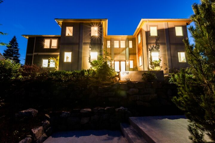 Property Photo:  10710 NE 28 St  WA 98004 