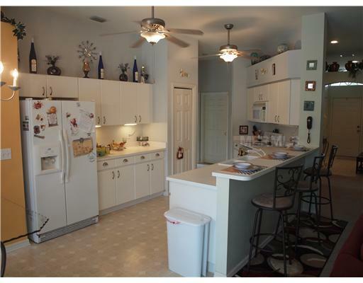 Property Photo:  10618 Deepbrook Drive  FL 33569 