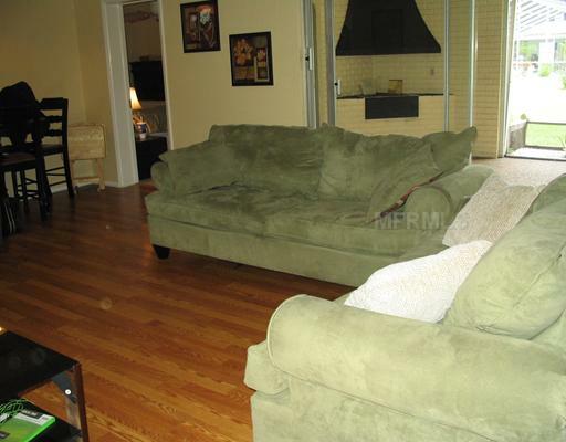 Property Photo:  413 E Lake Drive  FL 34232 