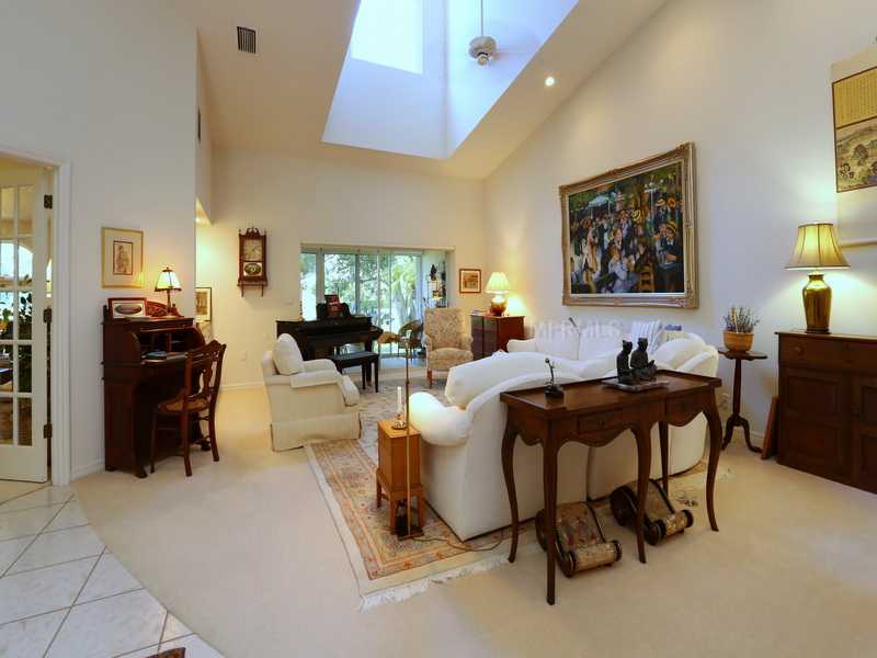 Property Photo:  4404 Calle Serena  FL 34238 