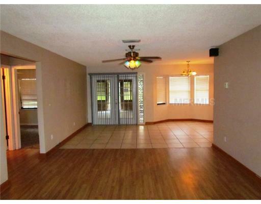 Property Photo:  1007 Chestnut  FL 34711 