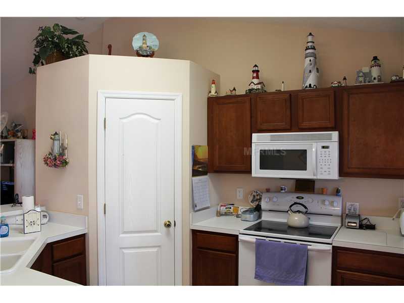 Property Photo:  713 Gentle Breeze Drive  FL 34715 