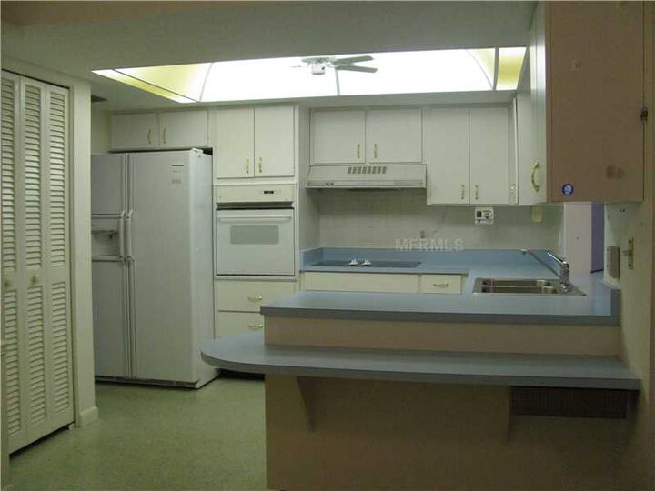 Property Photo:  