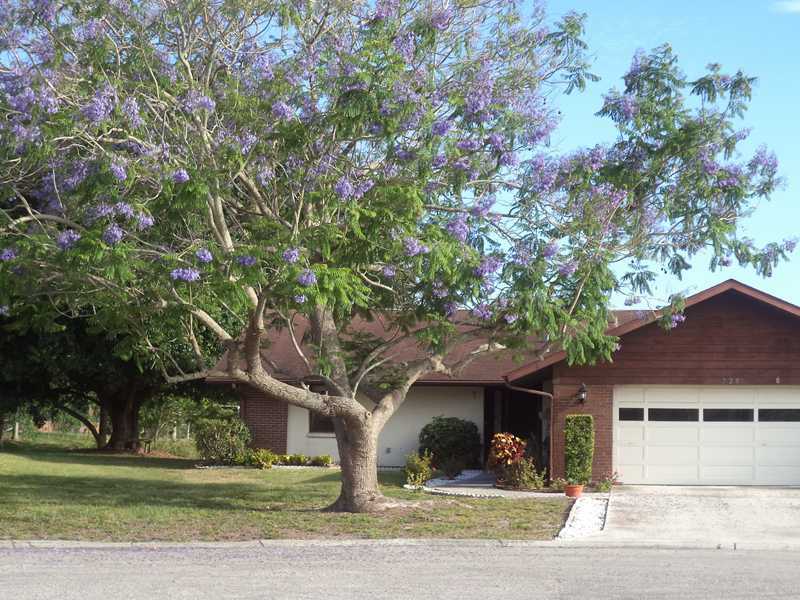 Property Photo:  1220 Georgetowne Court  FL 34232 