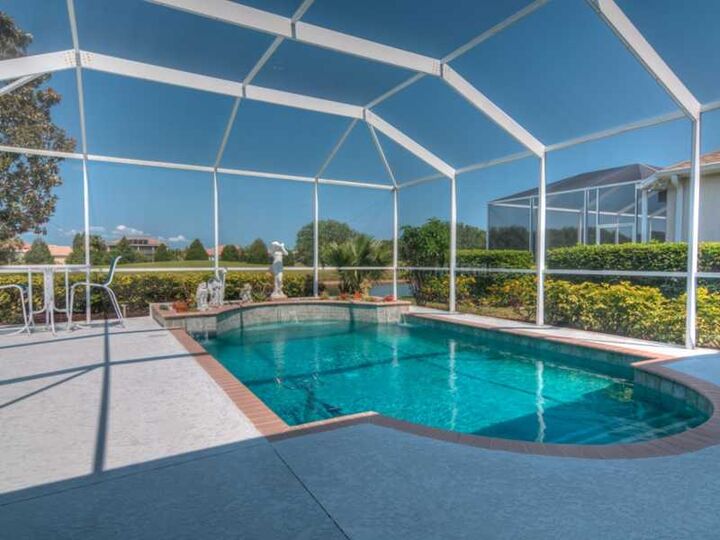 Property Photo: 608 Planters Manor Way FL 34212