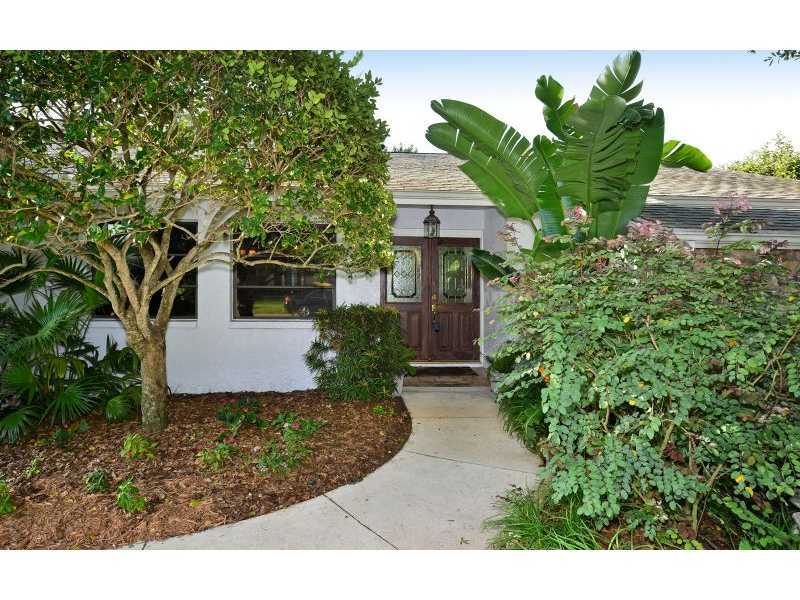 Property Photo: 4310 Pasadena Court FL 34233