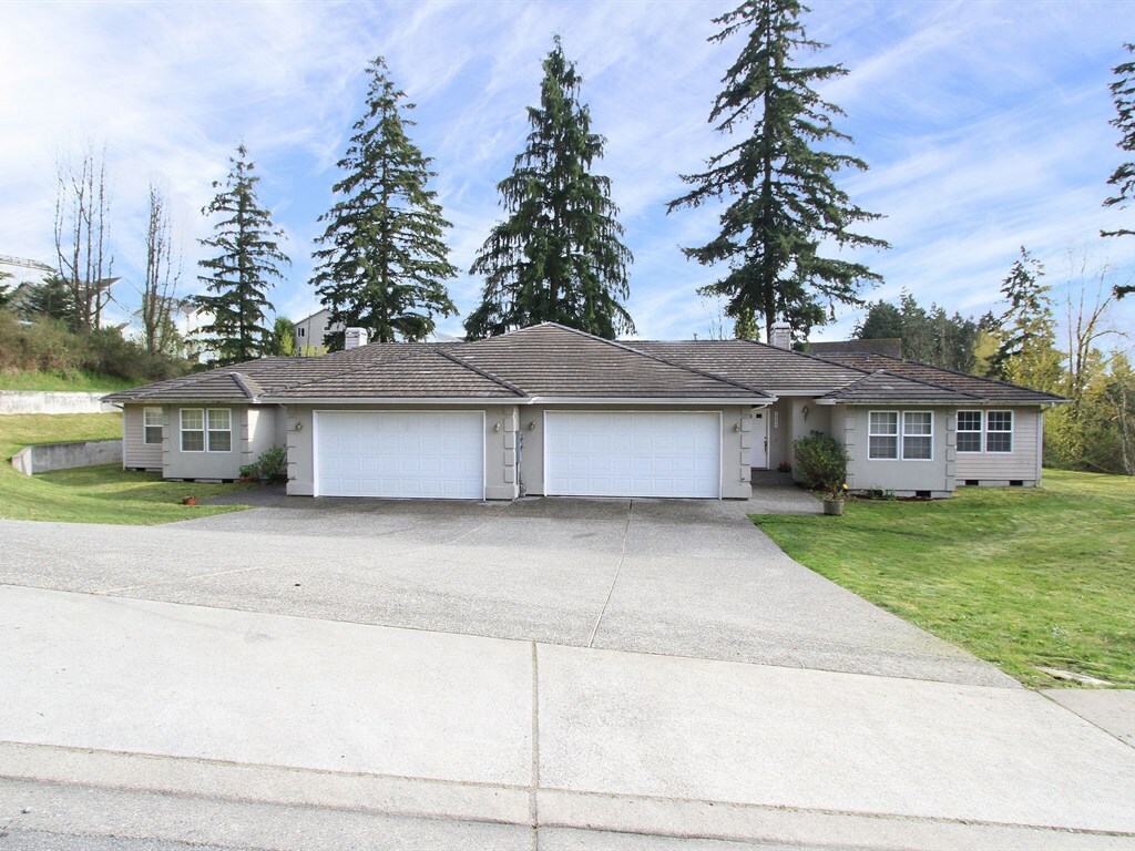 Property Photo:  1320 Logan Rd  WA 98036 