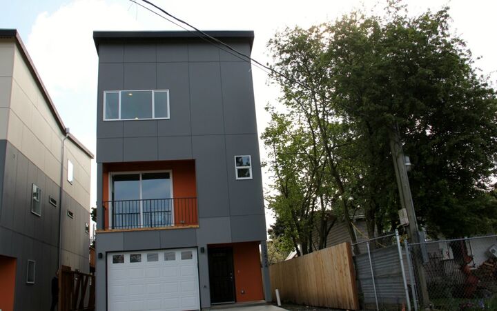 Property Photo: 12418 2nd Place SW WA 98146