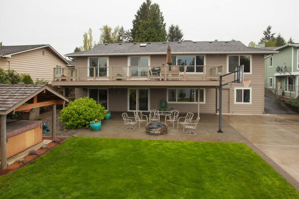 Property Photo: 2509 185th Ave E WA 98391