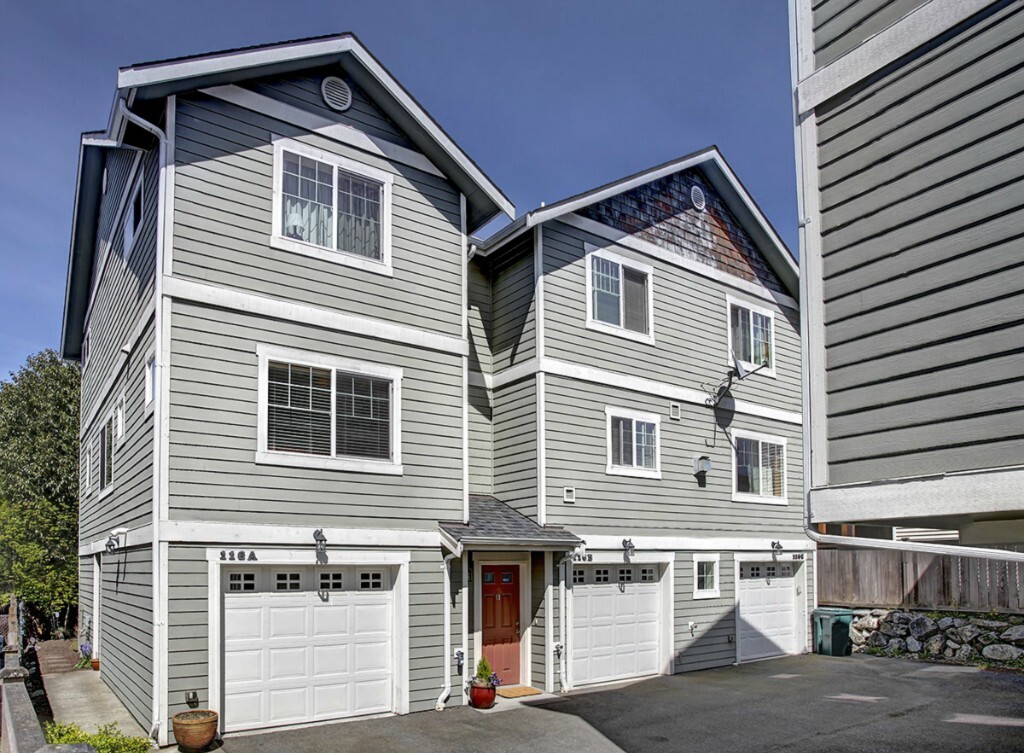 Property Photo: 116 N 104th St A WA 98133