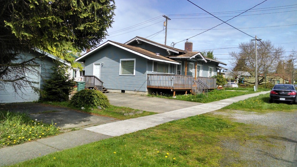 Property Photo:  1314 McKenzie Ave  WA 98225 