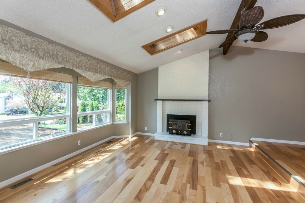 Property Photo:  1921 Palomino Dr  WA 98012 