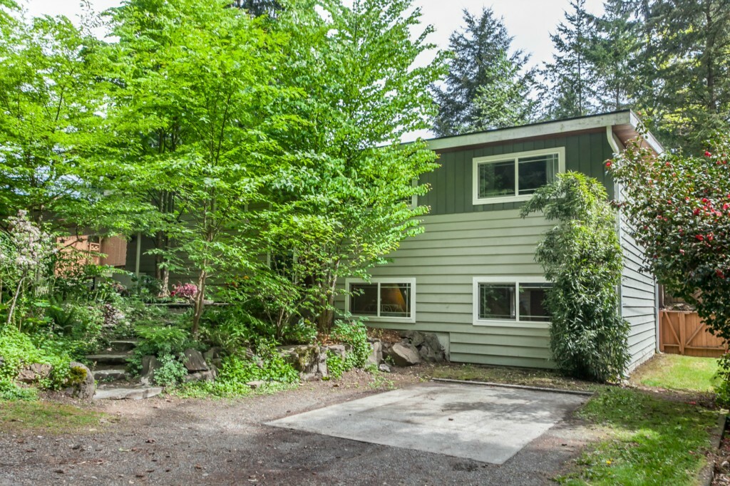 Property Photo: 18528 32nd Place NE WA 98155