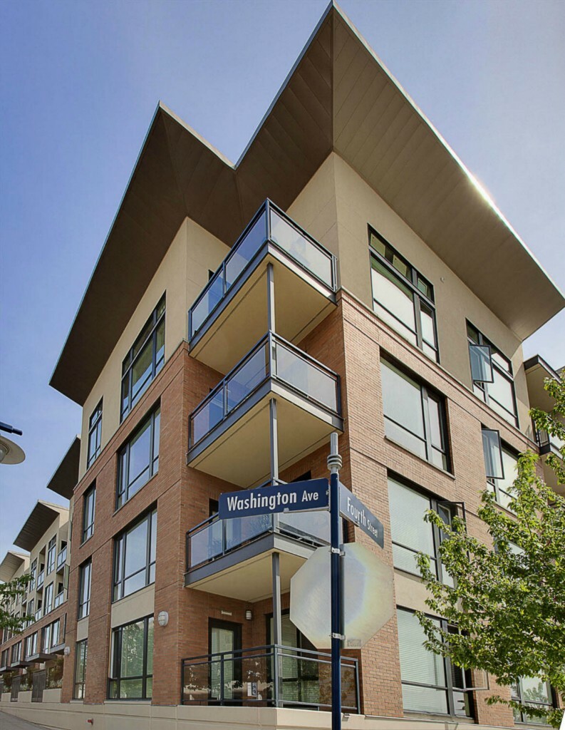 Property Photo:  400 Washington Ave 305  WA 98337 