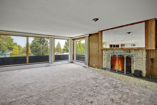 Property Photo: 10447 8th Ave S WA 98168