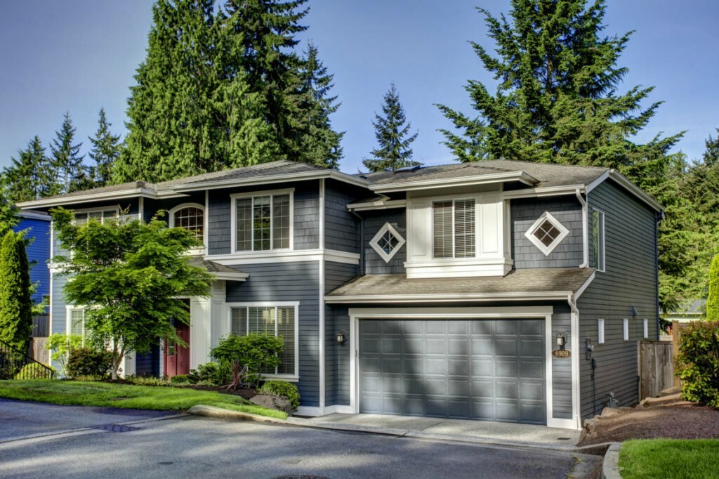 Property Photo: 6909 123rd Ave NE WA 98033