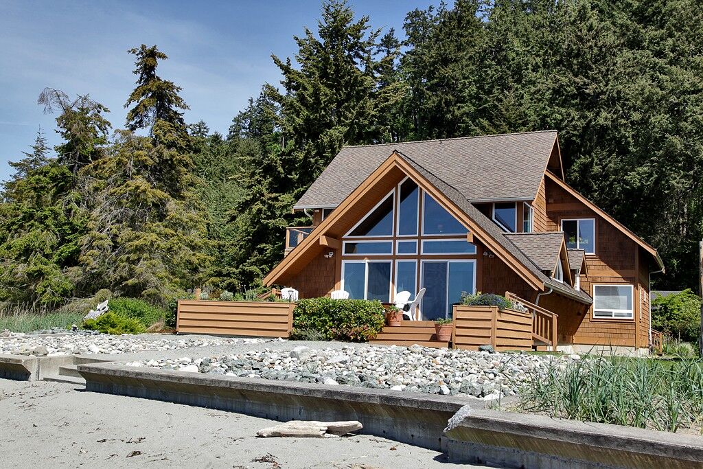 Property Photo:  6252 Barr Beach Rd  WA 98249 