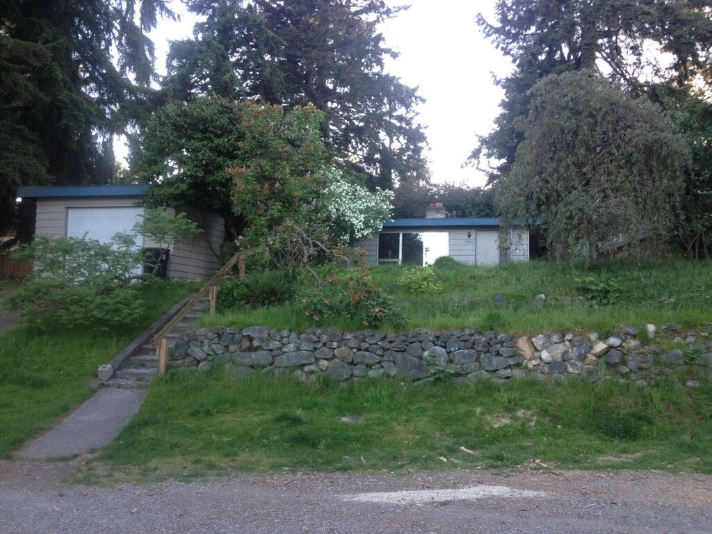 Property Photo: 16003 Densmore Ave N WA 98133