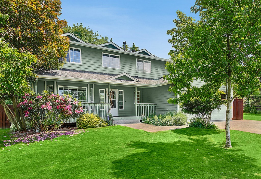 Property Photo:  11614 26th Ave SW  WA 98146 