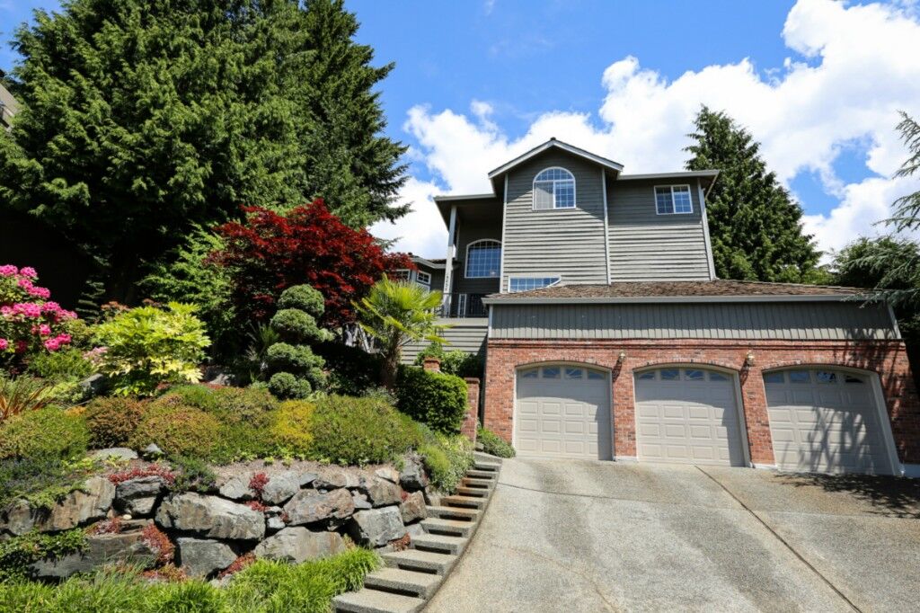 Property Photo: 15434 SE 67th Place WA 98006