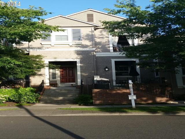 Property Photo:  1576 NE Ashberry Dr  OR 97124 