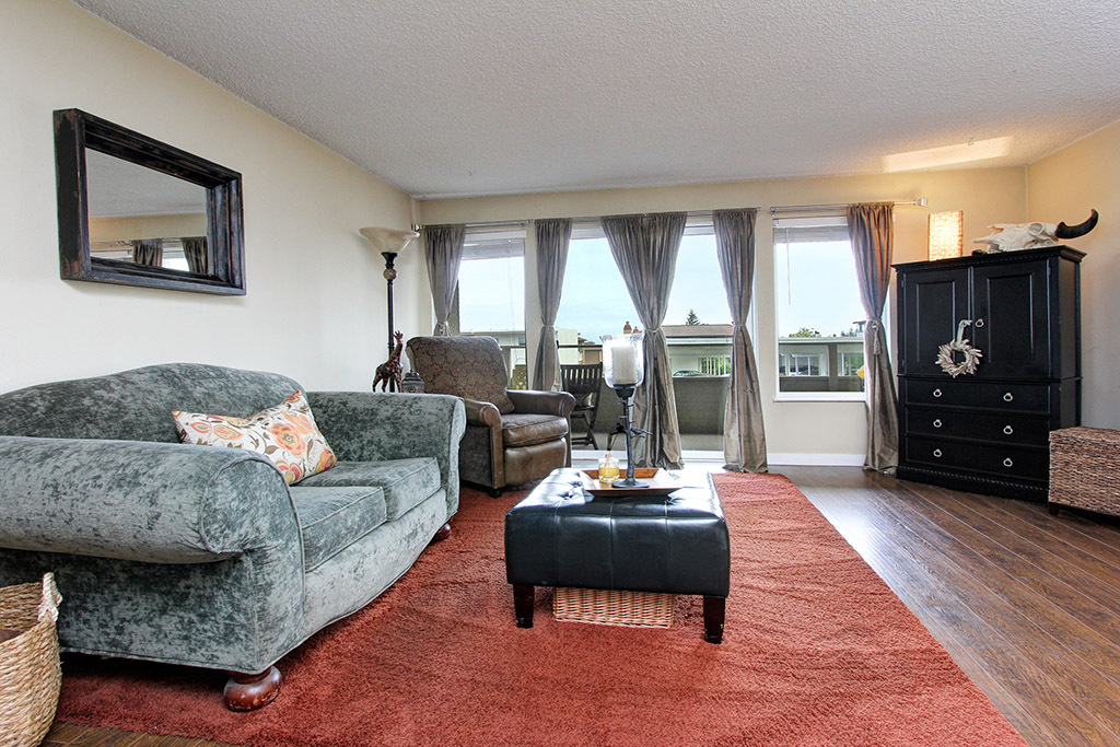 Property Photo: 510 Forsythe Lane 211 WA 98020