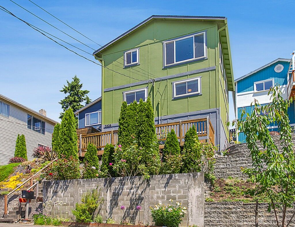 Property Photo:  3838 37th Ave S  WA 98118 