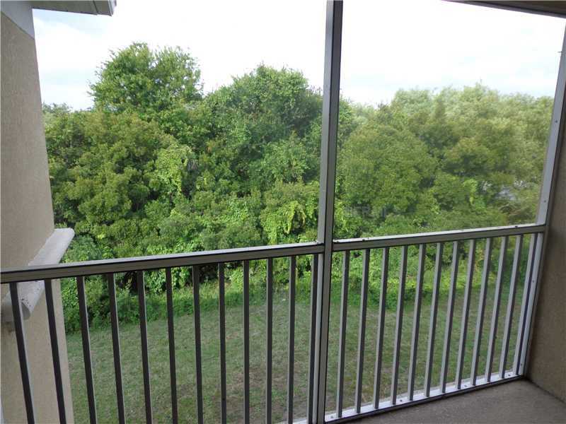 Property Photo: 9538 Newdale Way 202 FL 33578