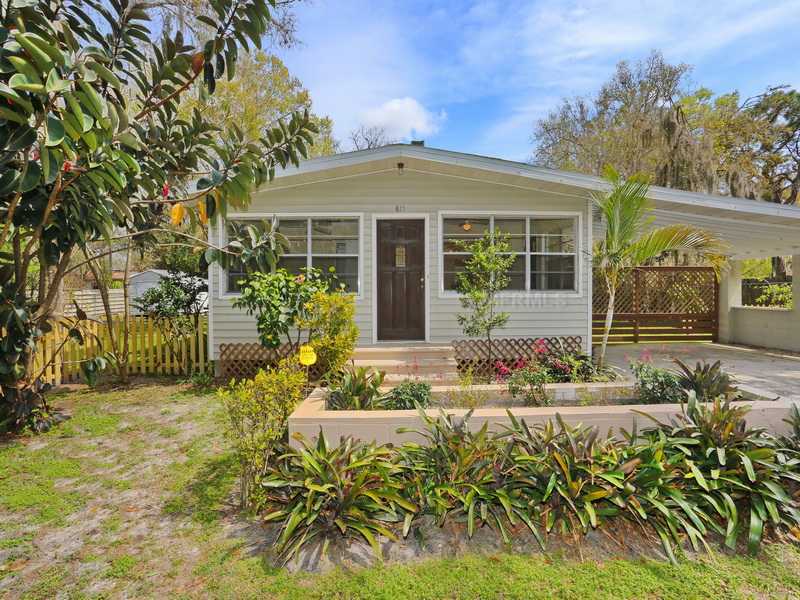 Property Photo: 815 Hand Avenue FL 34232