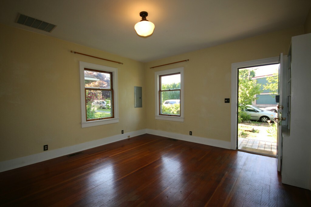 Property Photo: 711 Gladstone St WA 98225