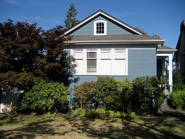 Property Photo: 2814 11th Ave E WA 98102