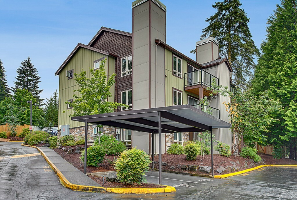 Property Photo:  15112 NE 82nd St 102  WA 98052 