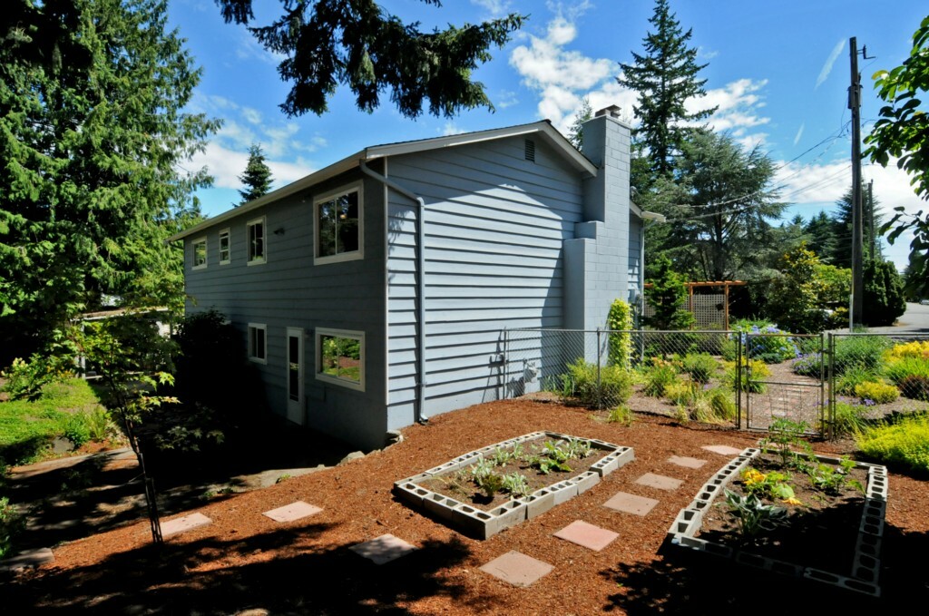 Property Photo:  18522 6th Ave NW  WA 98177 