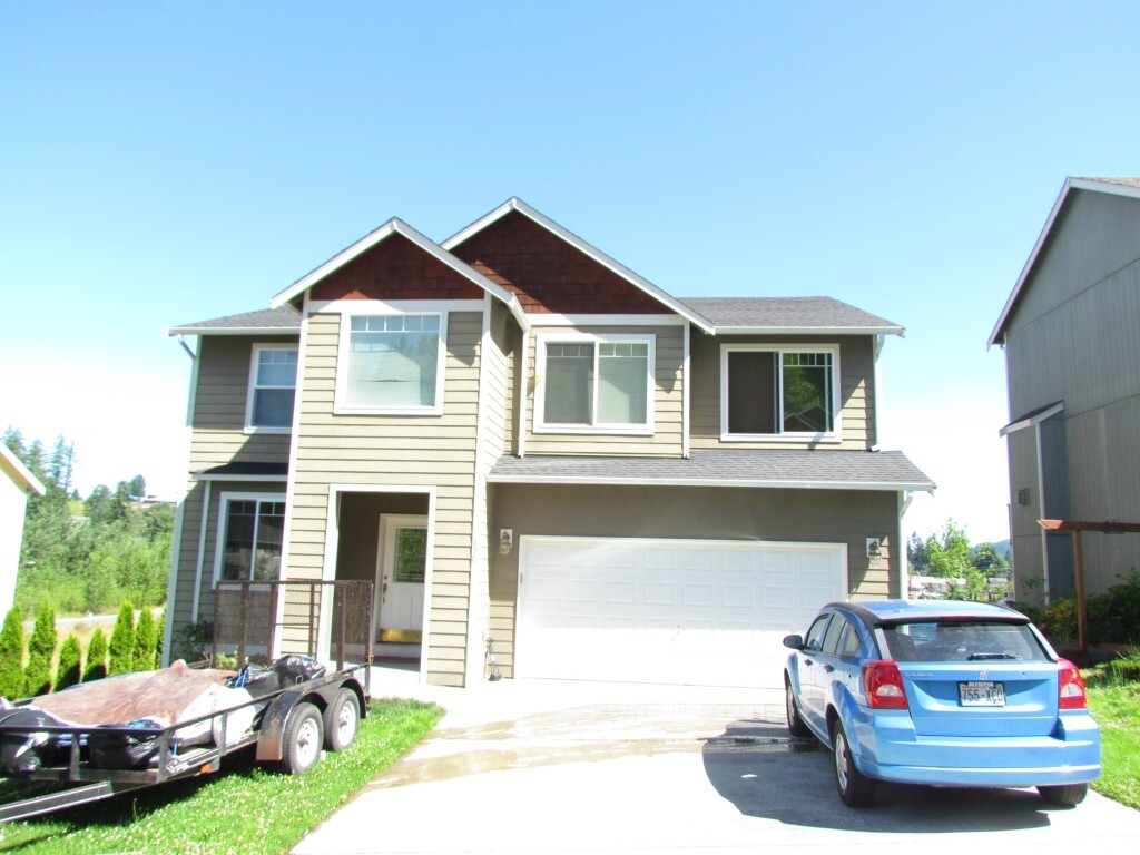 Property Photo: 650 Kaitlyn St W WA 98328