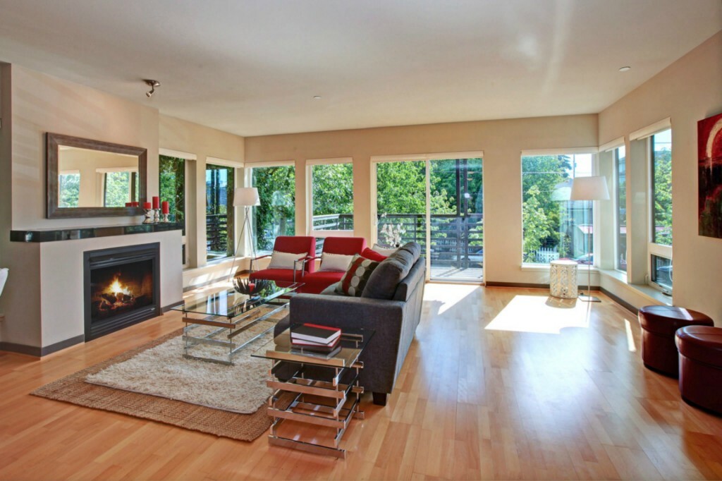 Property Photo:  4217 Fremont Ave N 4  WA 98103 