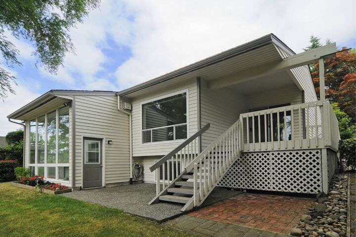 Property Photo: 2539 NE 83rd St WA 98115
