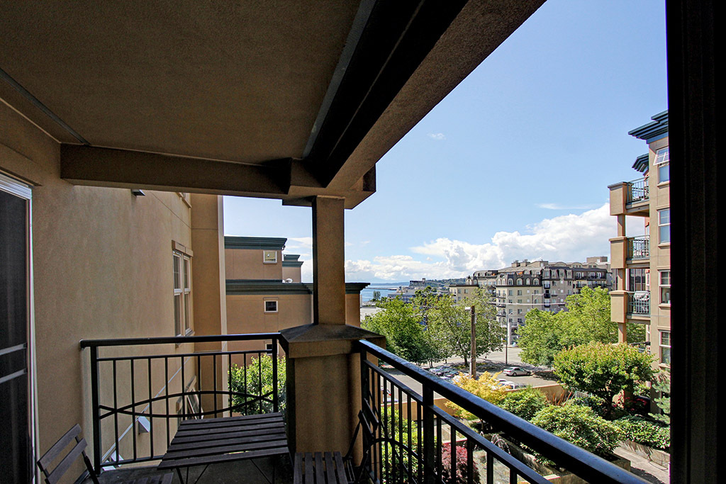 Property Photo:  123 Queen Anne Ave N 404  WA 98109 