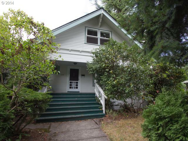 Property Photo:  1605 SE 42nd Ave  OR 97215 