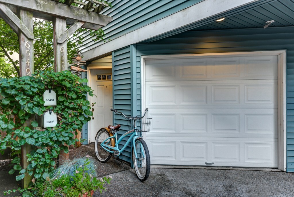 Property Photo: 6551 5th Ave NE A WA 98115