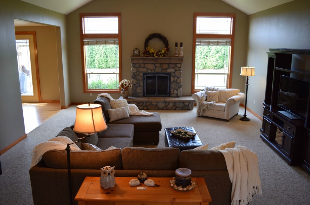 Property Photo: 828 W Park Dr WA 98264