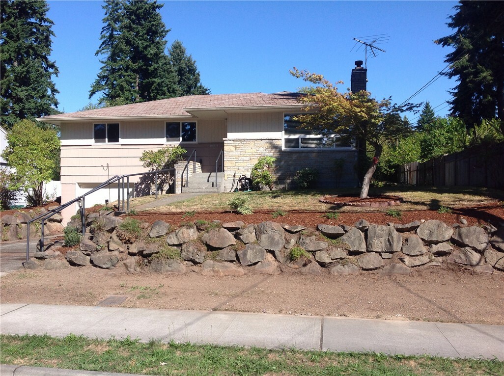 Property Photo:  16518 Fremont Ave N  WA 98133 