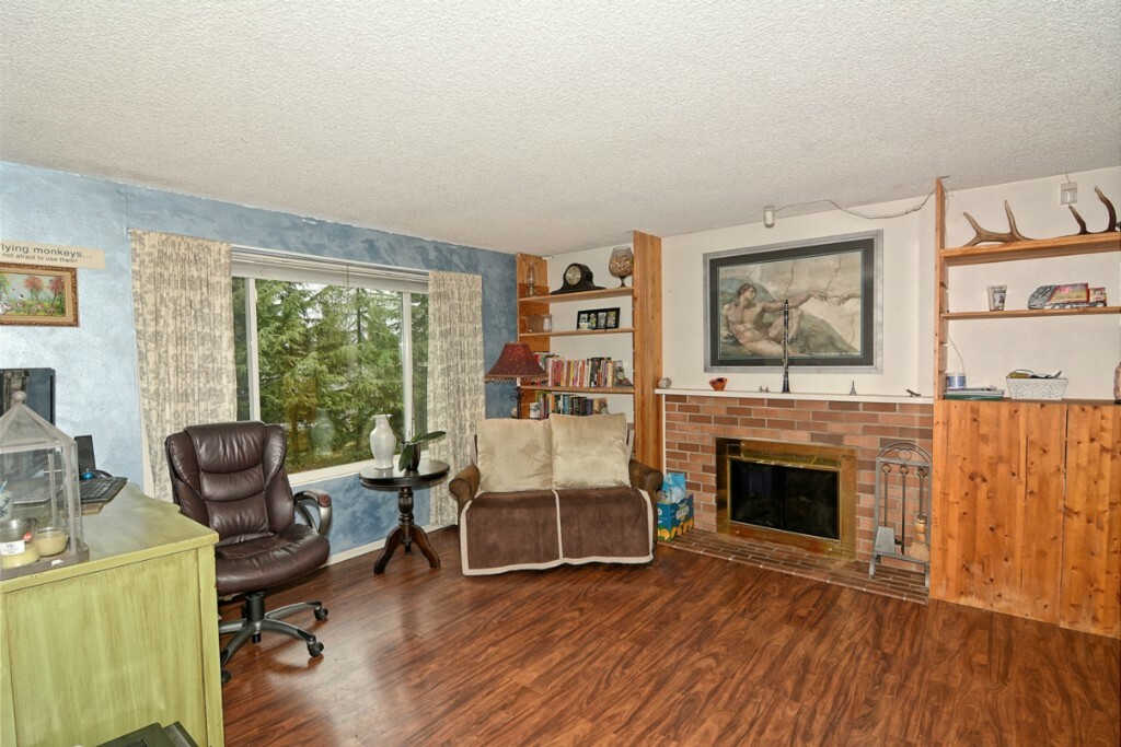 Property Photo: 10010 38th Place SE WA 98258