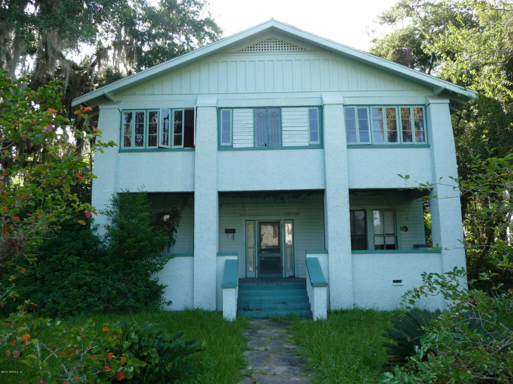 Property Photo:  502 N 3rd Street  FL 32177 
