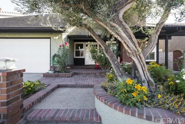 Property Photo: 10 Bunker Hill CA 92620