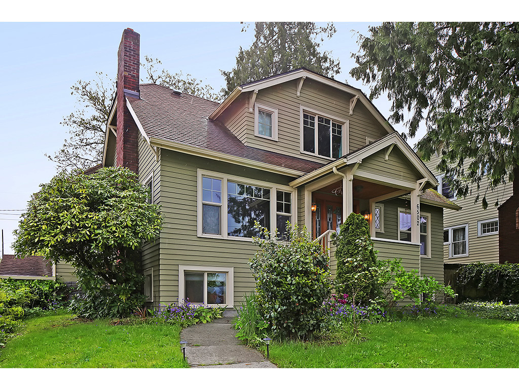 Property Photo: 6502 39th Ave SW WA 98136