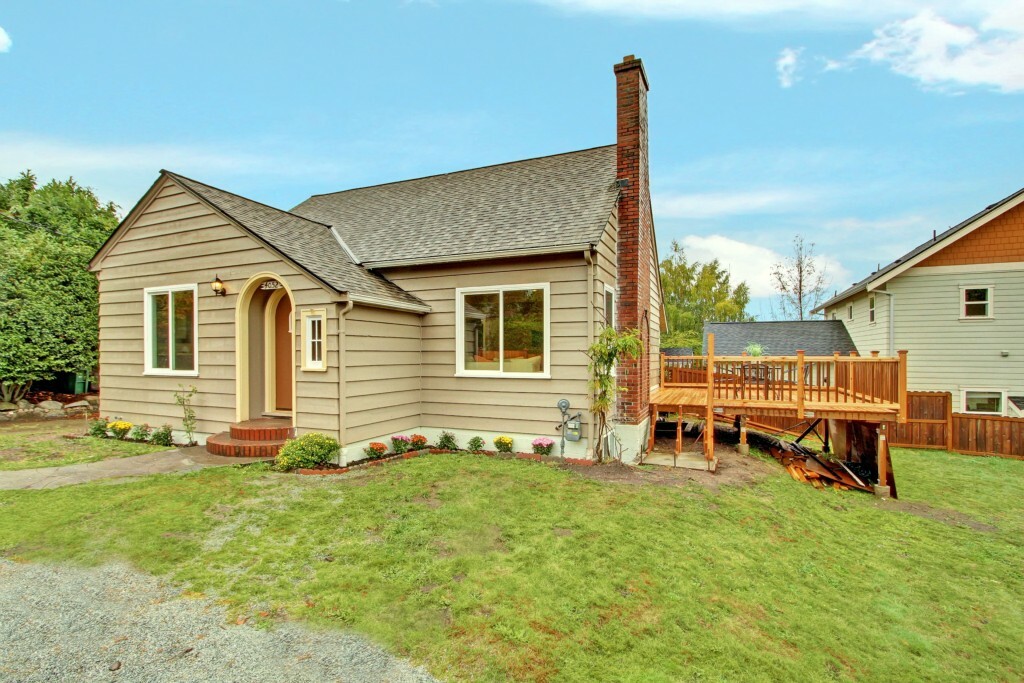 Property Photo:  4052 NE 95th St  WA 98115 