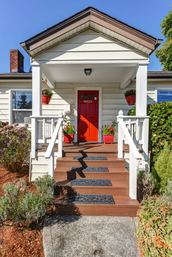 Property Photo: 8025 14th Avenue NW WA 98117