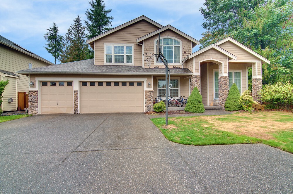 Property Photo:  25 148th Place SW  WA 98087 