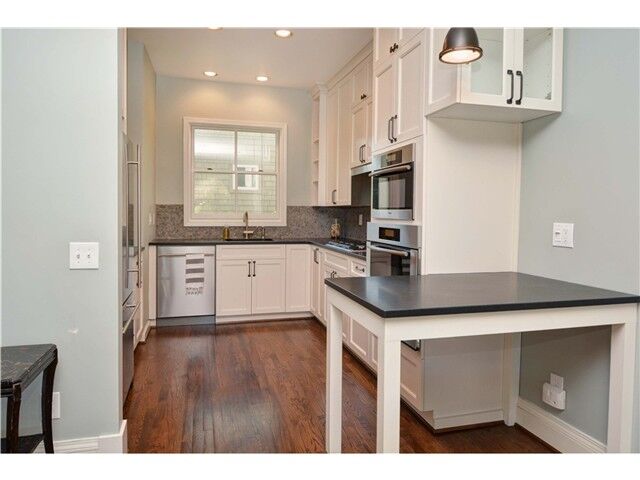 Property Photo:  2041 Minor Ave E  WA 98102 