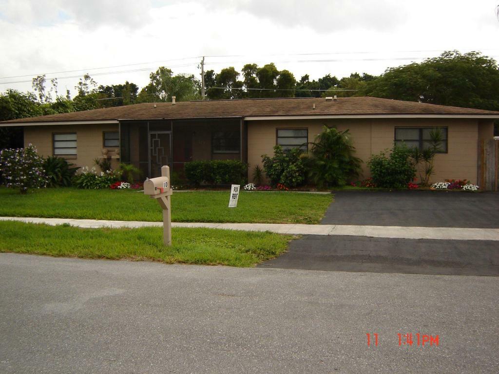 Property Photo:  10 Forest Hills Lane  FL 33431 